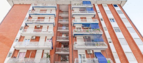 3-salle Appartement à Baranzate, Italy No. 34543 47