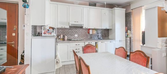 3-salle Appartement à Baranzate, Italy No. 34543 41