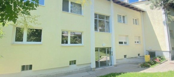 3 rooms Apartment in Hernals, Austria No. 153842 3