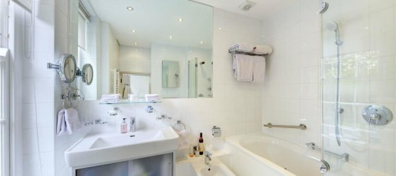 3 bedrooms Apartment in London, United Kingdom No. 5484 8