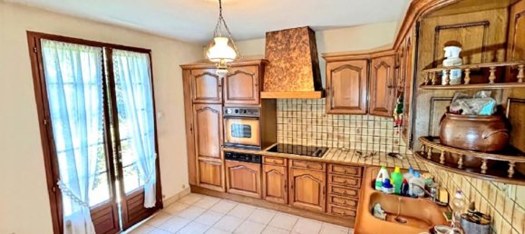 5 Schlafzimmer Haus in Pruniers, France, Nr. 215934 4