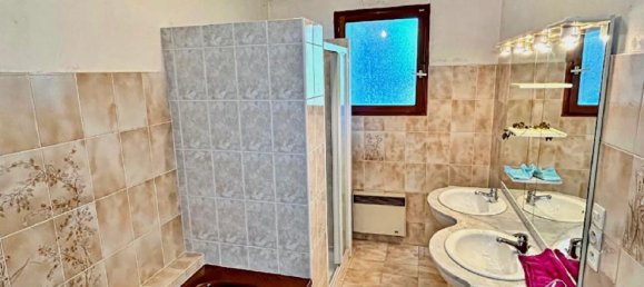 5 Schlafzimmer Haus in Pruniers, France, Nr. 215934 5