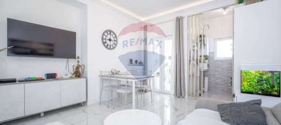 2 bedrooms Apartment in Trieste, Italy No. 18653 10