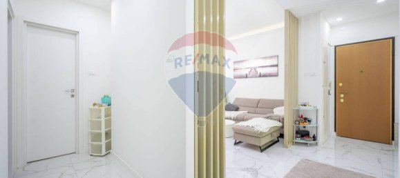 2 bedrooms Apartment in Trieste, Italy No. 18653 9