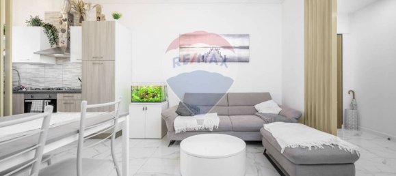 2 bedrooms Apartment in Trieste, Italy No. 18653 3