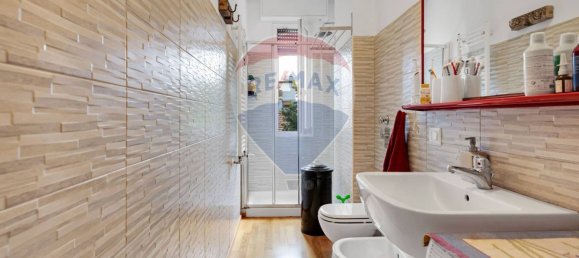 2 bedrooms Apartment in Milan, Italy No. 380069 11