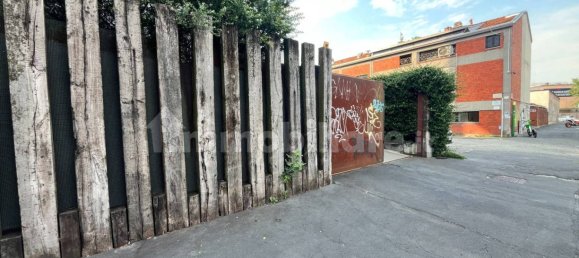 18m² Parking in Milan, Italy No. 338955 6