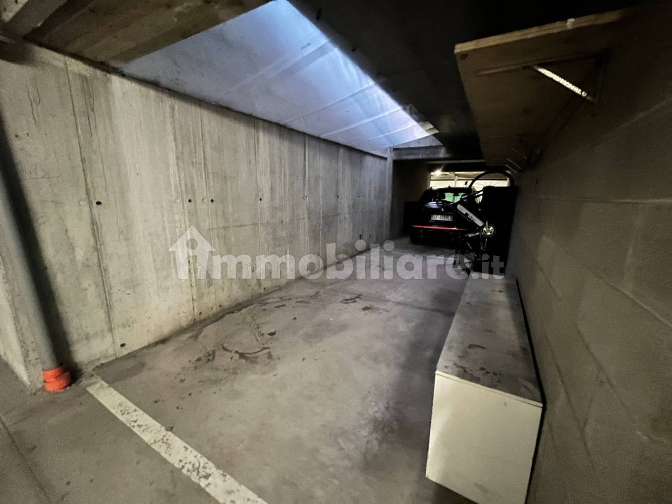 18m² Parking in Milan, Italy No. 338955