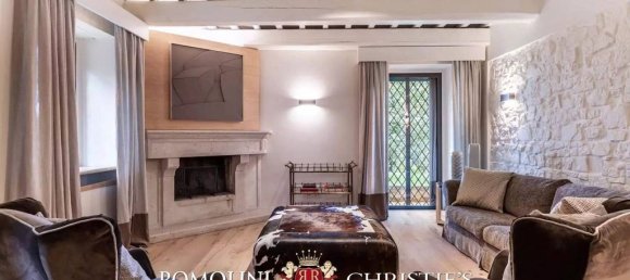 6 bedrooms Villa in Todi, Italy No. 67665 14