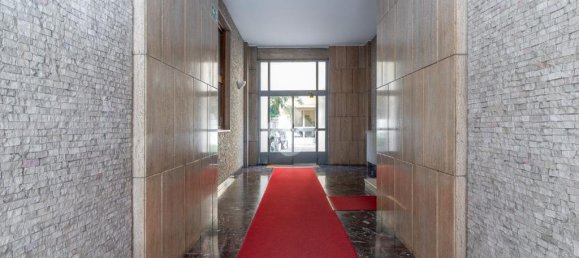 4 bedrooms Apartment in Milan, Italy No. 378844 22