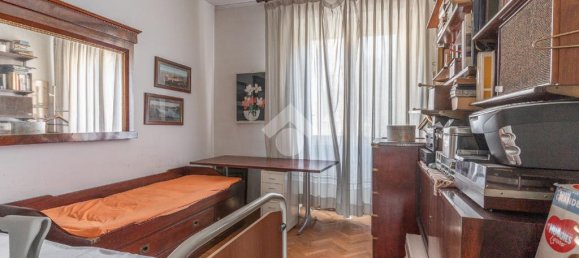4 bedrooms Apartment in Milan, Italy No. 378844 3