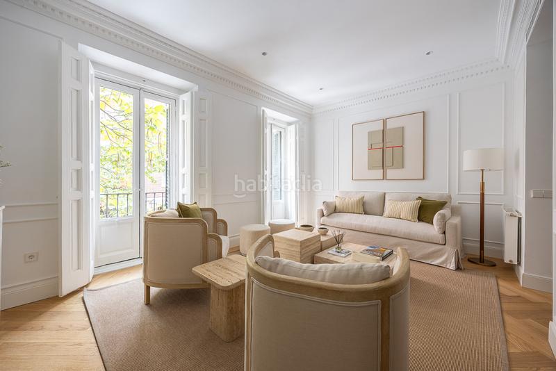 3 bedrooms Apartment in Madrid, Spain No. 154517