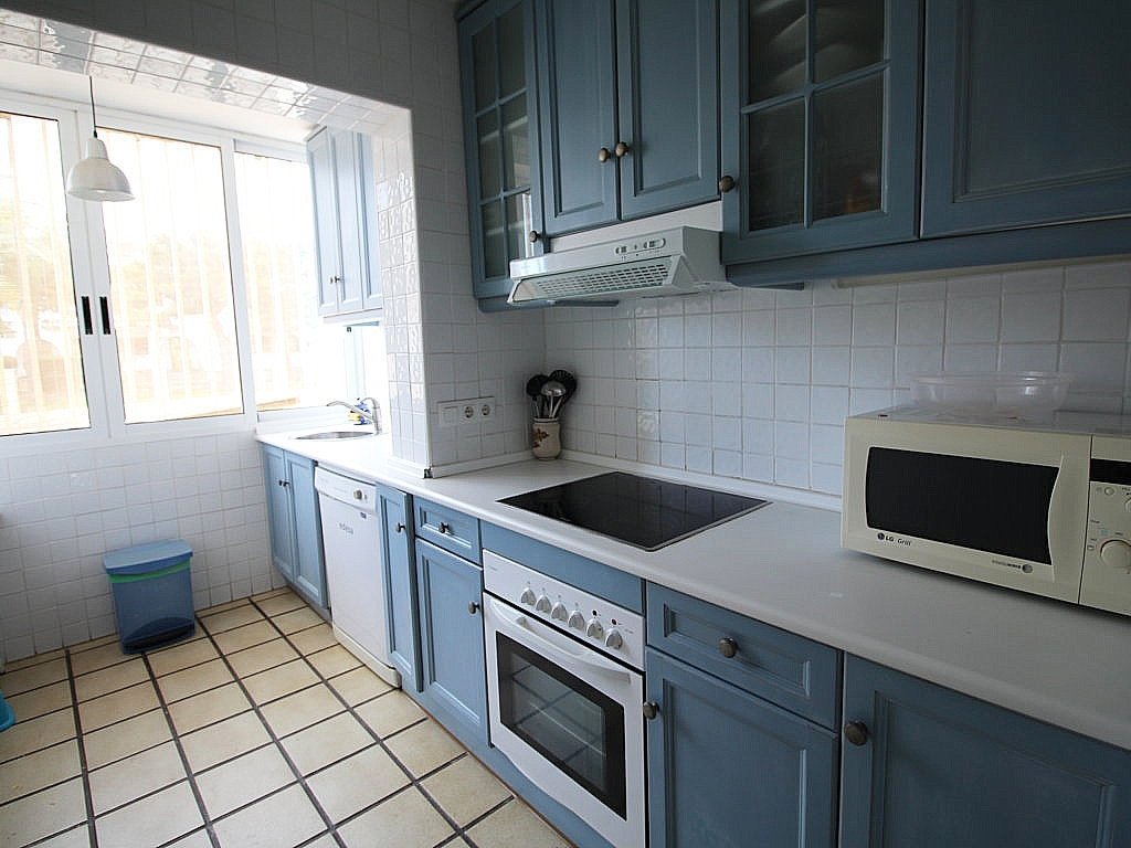 Casa de 4 dormitorios en Cabo Roig, Spain No. 285474