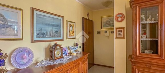 3 rooms Apartment in Parma, Italy No. 79368 3