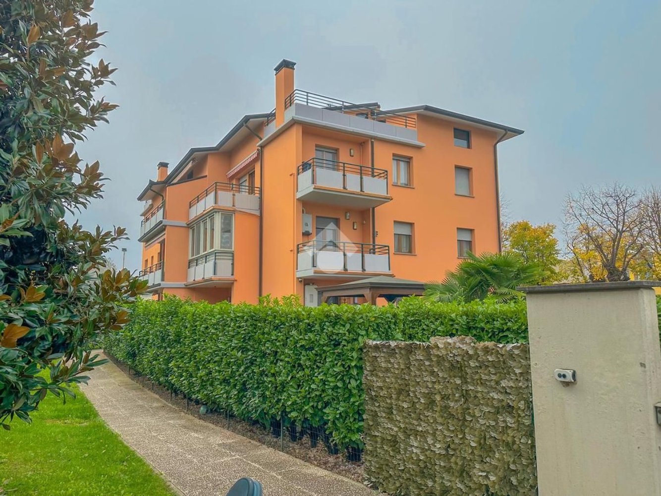 3 rooms Apartment in Parma, Italy No. 79368