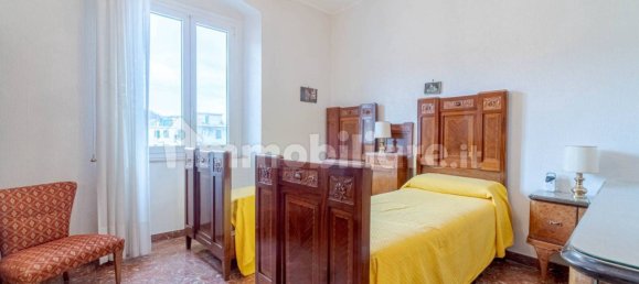2 Schlafzimmer Wohnung in Genoa, Italy, Nr. 133944 4