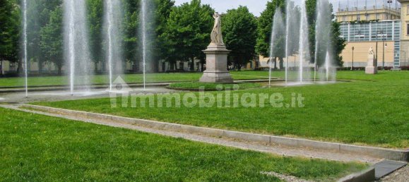 Propiedad comercial de 5 habitaciónes en Turin, Italy No. 91205 11