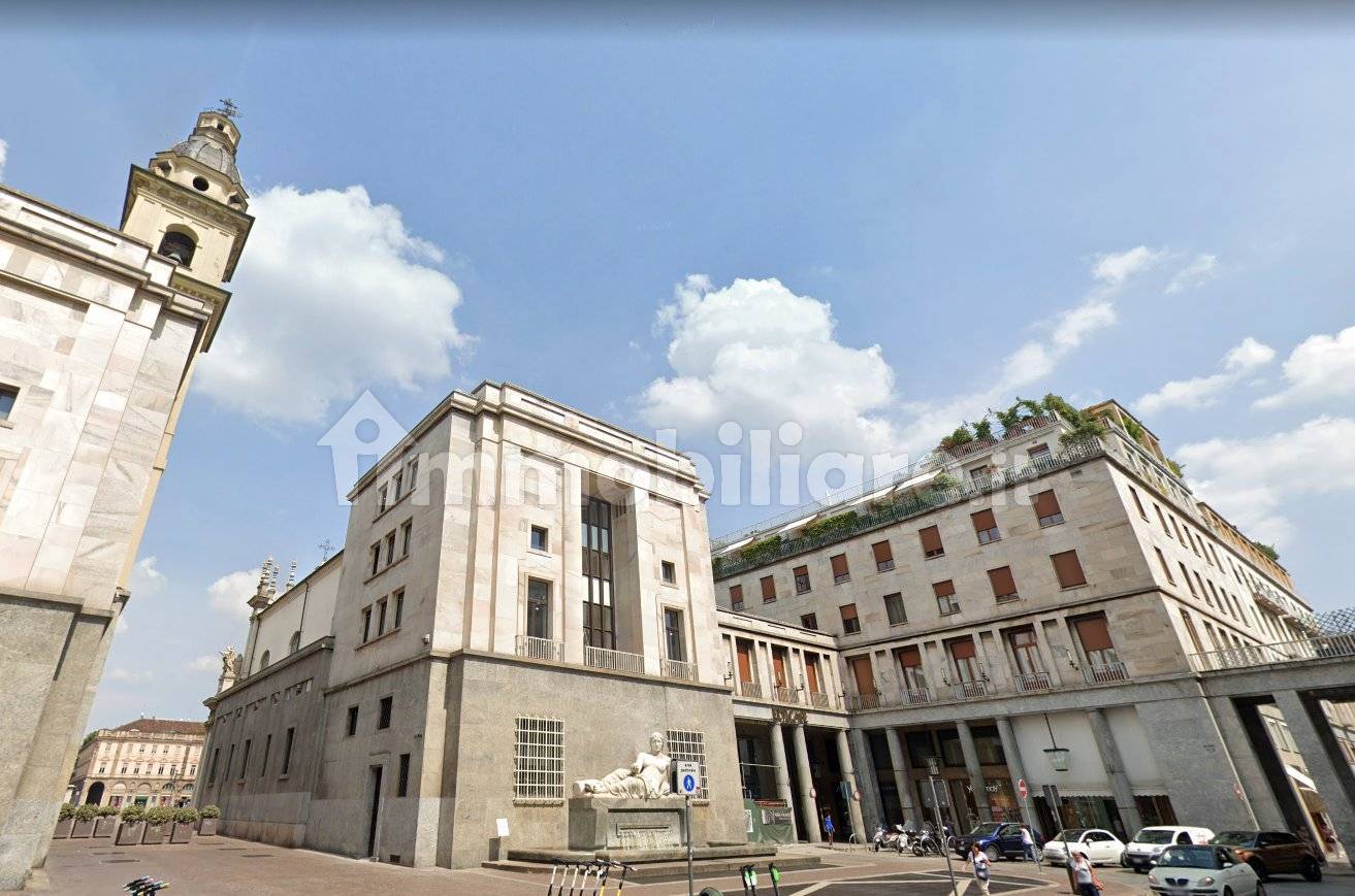 Propiedad comercial de 5 habitaciónes en Turin, Italy No. 91205