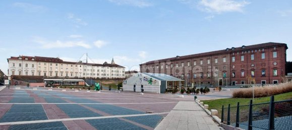 Propiedad comercial de 5 habitaciónes en Turin, Italy No. 91205 3