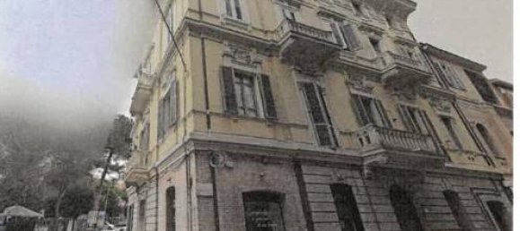 3 bedrooms Apartment in Teramo, Italy No. 12588 2