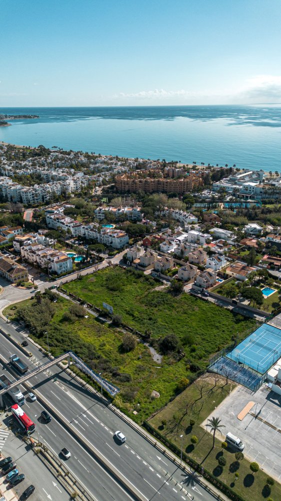 Grundstück in Estepona, Spain 1978m², Nr. 238477