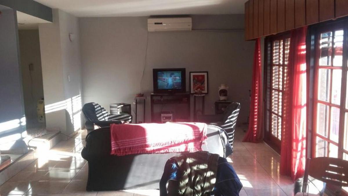 3 bedrooms House in General San Martin, Argentina No. 57727
