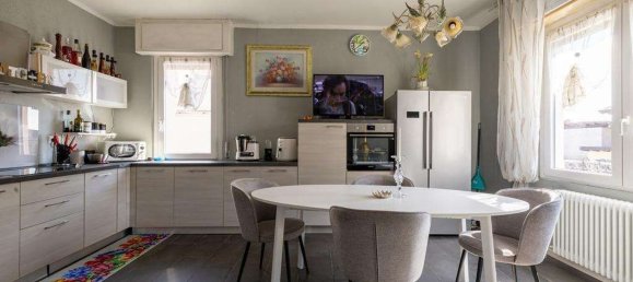 8 rooms House in Gravedona ed Uniti, Italy No. 59006 3