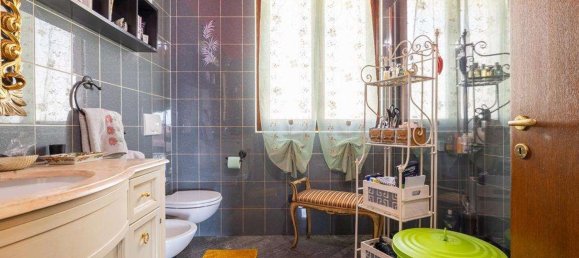 8 rooms House in Gravedona ed Uniti, Italy No. 59006 11