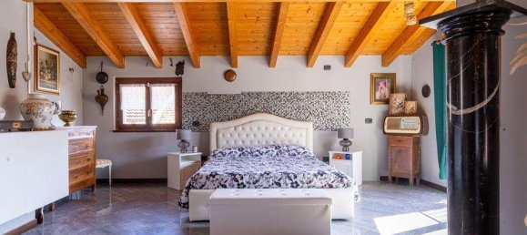 8 rooms House in Gravedona ed Uniti, Italy No. 59006 17