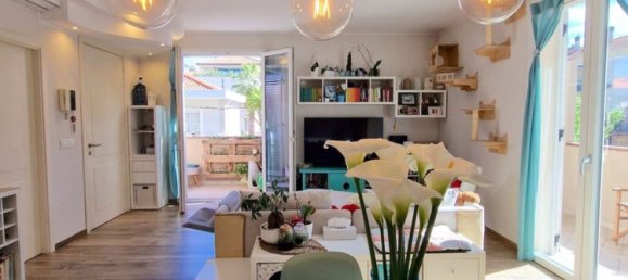 Квартира с 4 спальнями в Риччоне, Италия № 328011 5