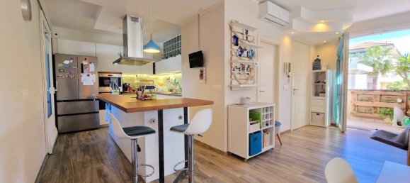 Квартира с 4 спальнями в Риччоне, Италия № 328011 8