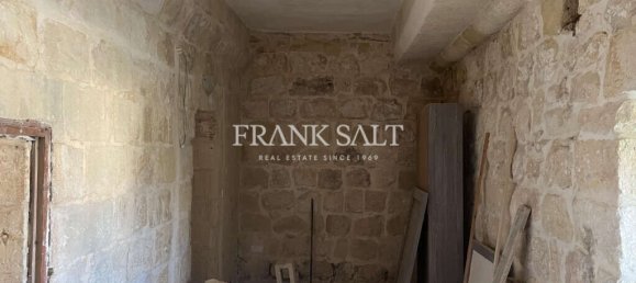 3 bedrooms Farm in Munxar, Malta No. 494 10