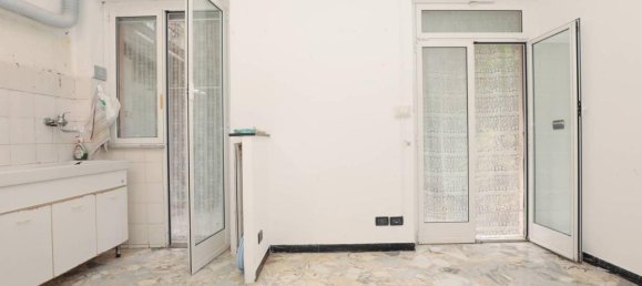 Apartamento de 2 habitaciónes en Genoa, Italy No. 166870 2