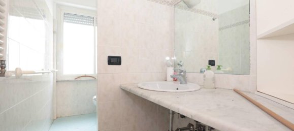 Apartamento de 2 habitaciónes en Genoa, Italy No. 166870 7