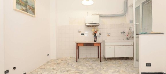 Apartamento de 2 habitaciónes en Genoa, Italy No. 166870 4