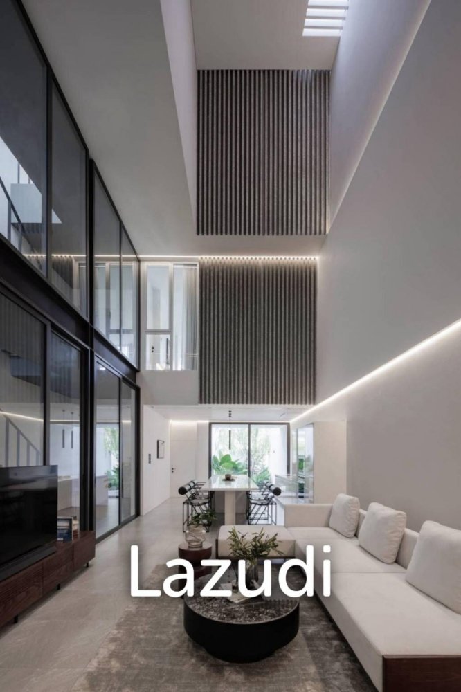 3 bedrooms Bungalow in Bang Kaeo, Thailand No. 13319