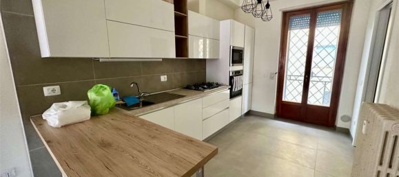 4 rooms Apartment in Piacenza, Italy No. 283434 2