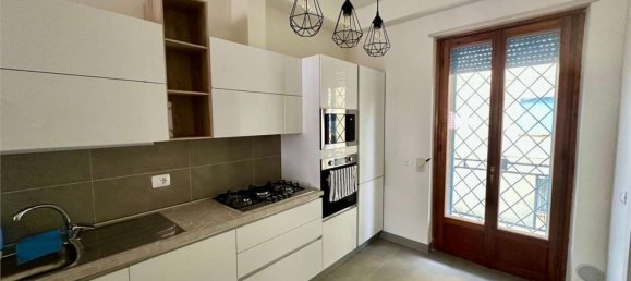 4 rooms Apartment in Piacenza, Italy No. 283434 3