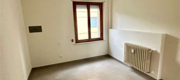 4 rooms Apartment in Piacenza, Italy No. 283434 13
