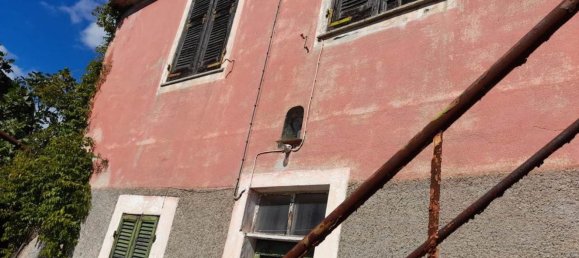 6 rooms House in Savona, Italy No. 13093 2
