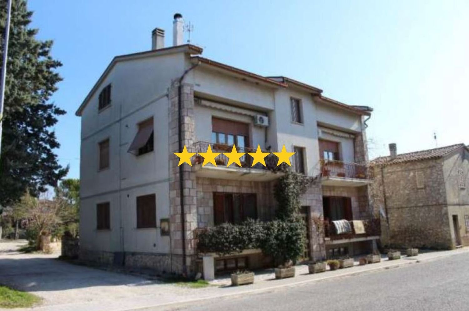 Apartamento de 7 habitaciónes en Gualdo Cattaneo, Italy No. 190443