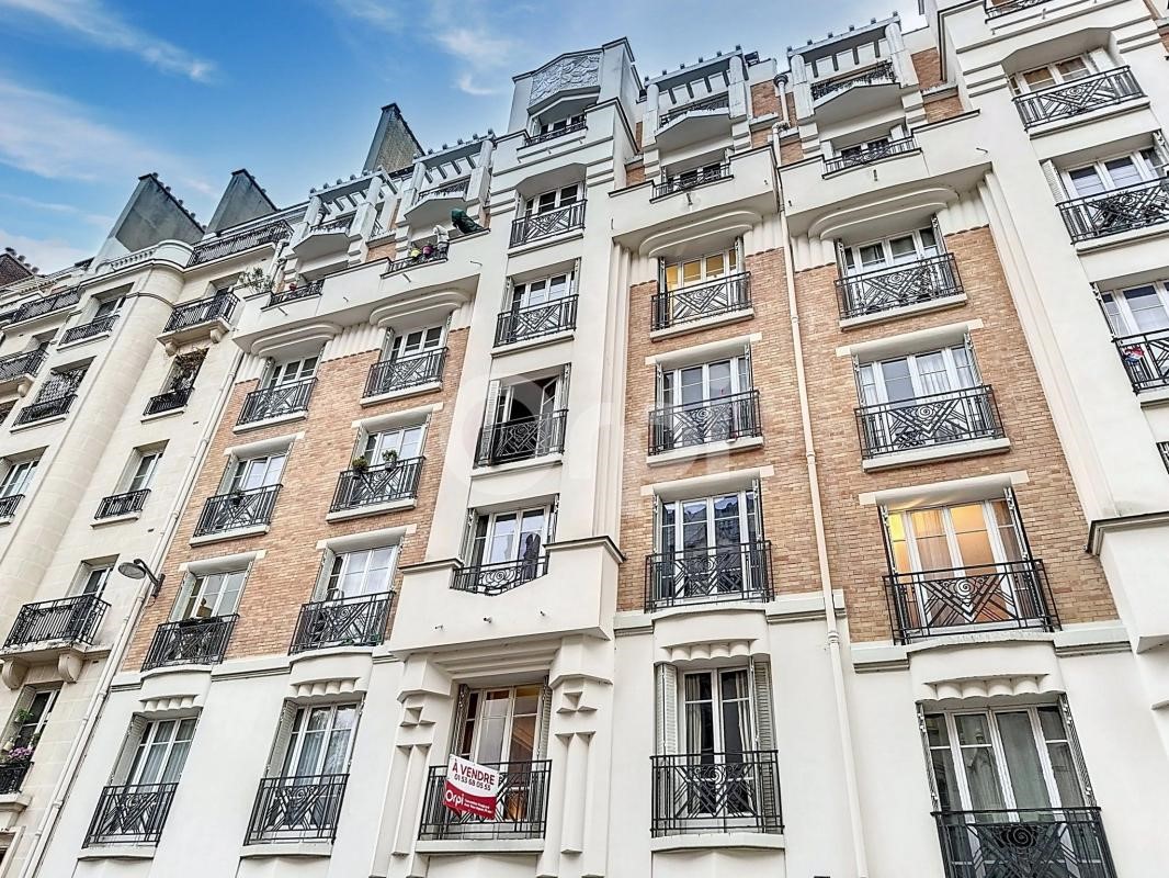 2-salle Appartement à Paris, France No. 165534