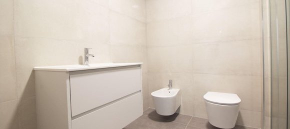 3 bedrooms Apartment in Porto, Portugal No. 130155 14