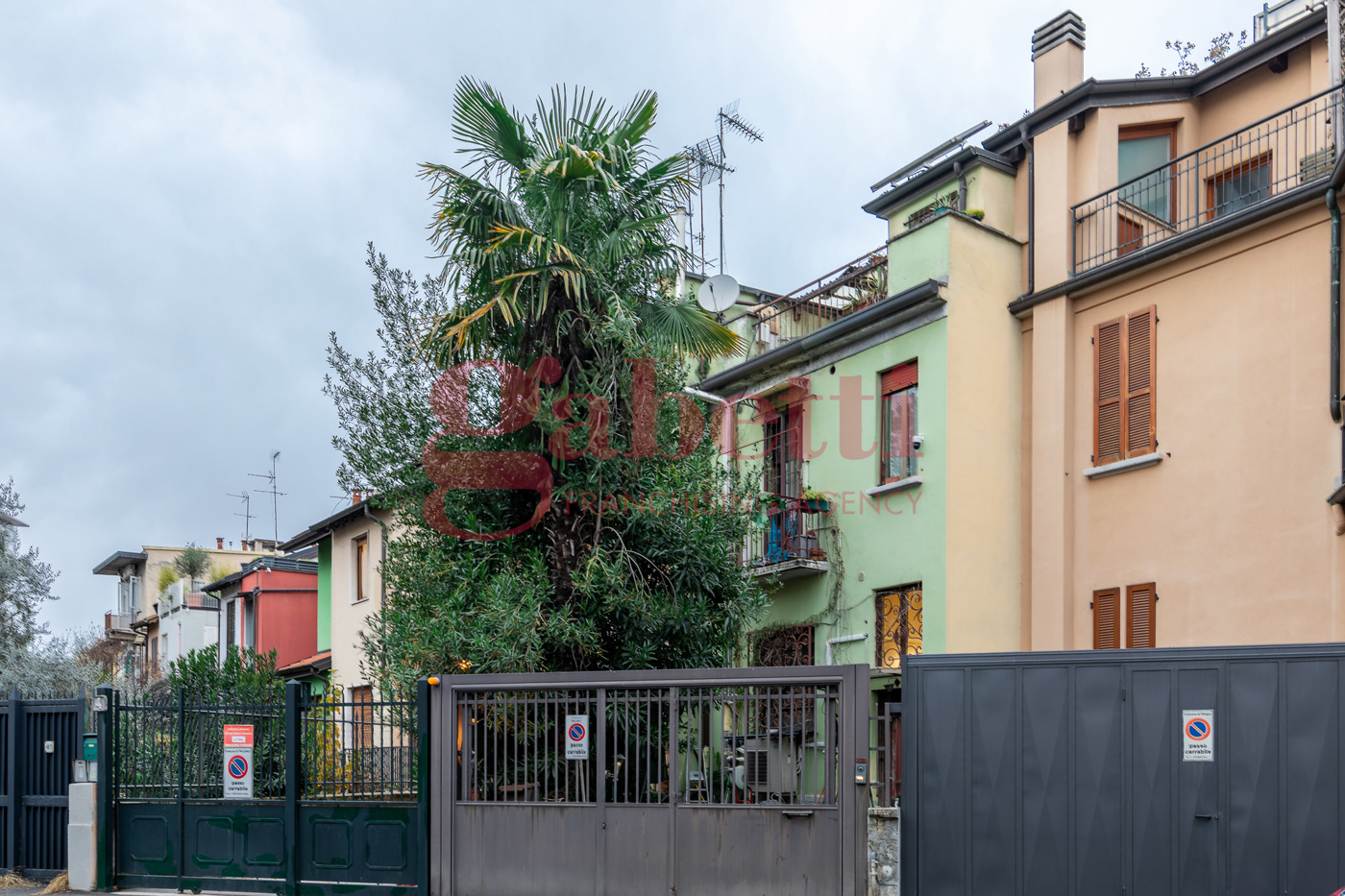4-Zimmer Villa in Milan, Italy, Nr. 248250