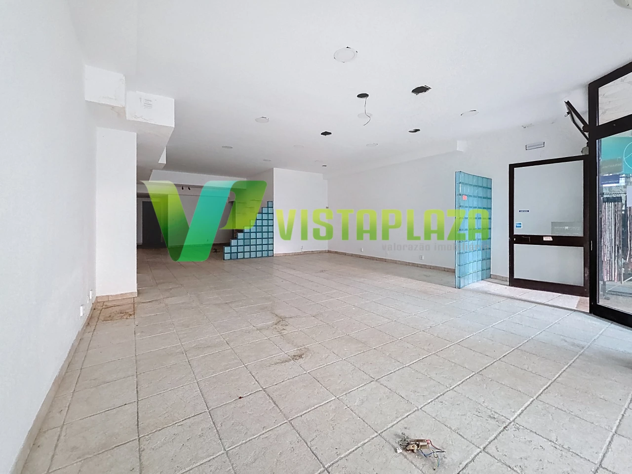 103m² Commercial property in Faro, Portugal No. 288905