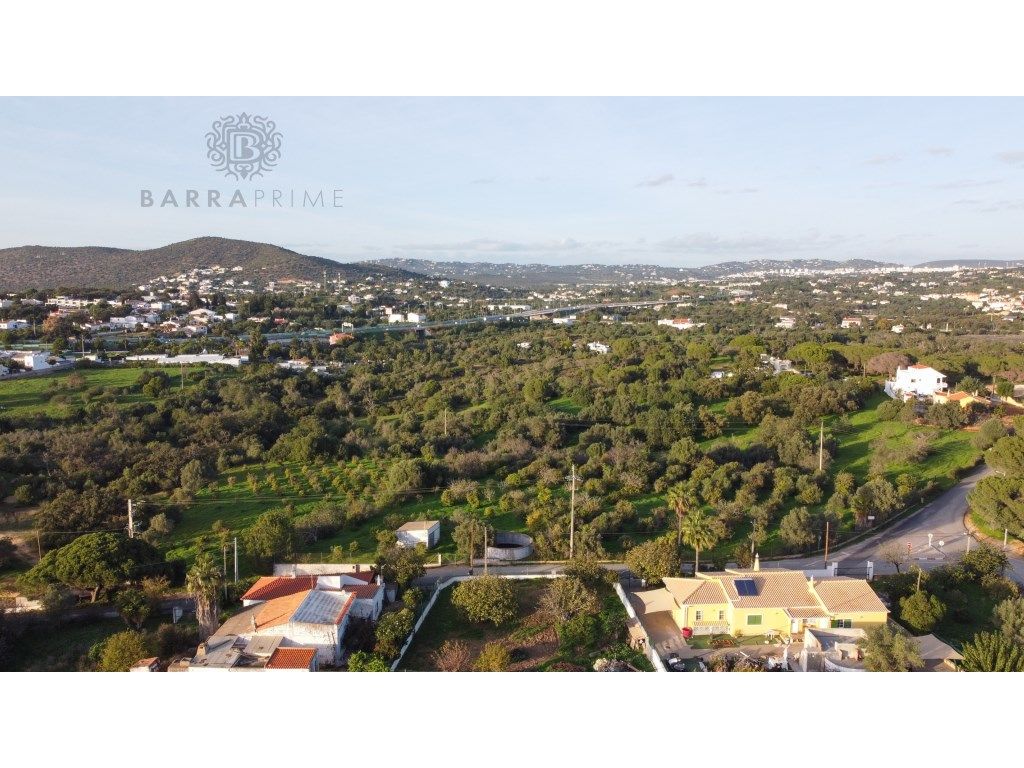  قطعة أرض في Almancil, Portugal 28000متر مربع رقم 208585