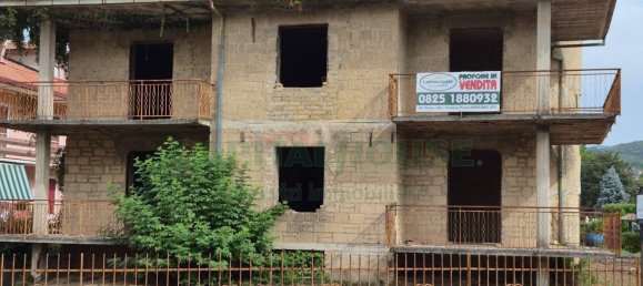 4 bedrooms Villa in Montoro, Italy No. 325555 9