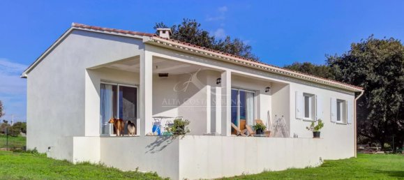 Casa de 3 dormitorios en Aleria, France No. 215120 2