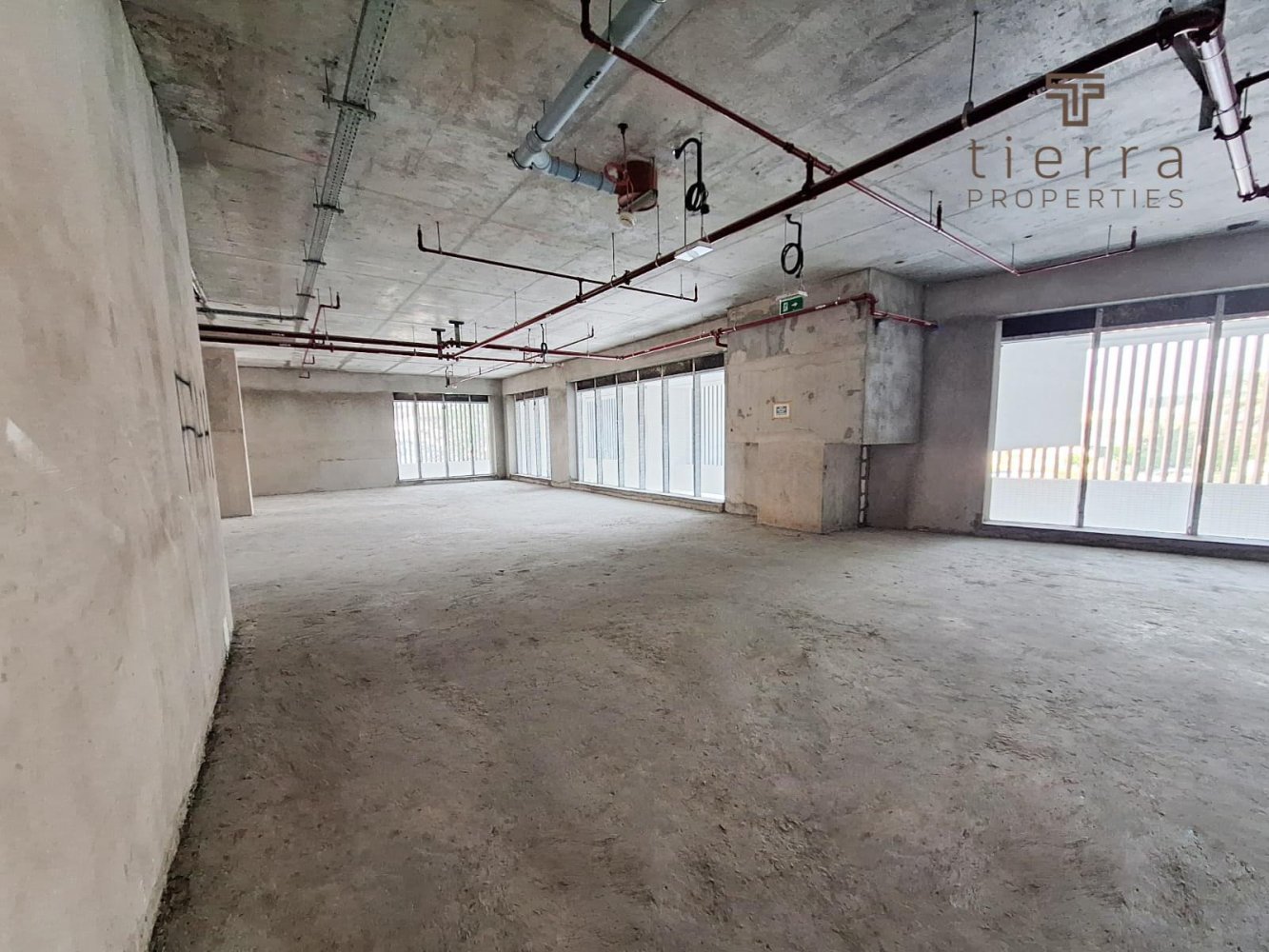 Коммерческая недвижимость 376.3м² в Дубай, ОАЭ № 54784