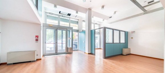 3-salle Bureau à Udine, Italy No. 169743 3